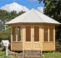 The Village Woodworks - Hotel Accommodation