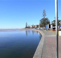 The Entrance Coast to Lake Walk - Hotel Accommodation