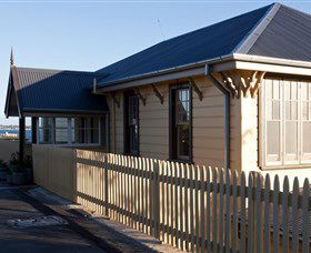 East Coast Lounge - Hotel Accommodation 2
