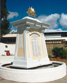 Beenleigh War Memorial - Hotel Accommodation 1