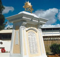 Beenleigh War Memorial - Hotel Accommodation