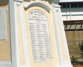 Beenleigh War Memorial - Hotel Accommodation 2
