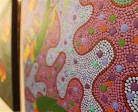 Aboriginal Art Gallery Space - Hotel Accommodation 4