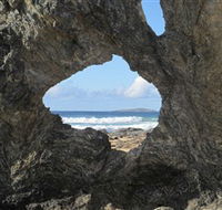 Glasshouse Rocks and Pillow Lava - Hotel Accommodation