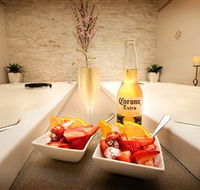 Aqua Vitae Day Spa - Hotel Accommodation