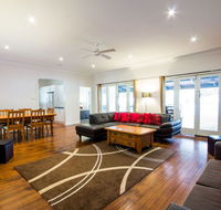 The Retreat Port Stephens - Hotel Accommodation