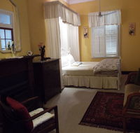 Guy House Bed and Breakfast - Hotel Accommodation