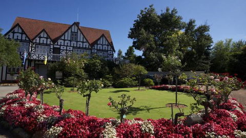 Cockington Green Gardens - Hotel Accommodation 0