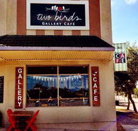 Two Birds Gallery - Hotel Accommodation