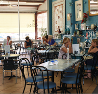 Inspirations Cafe Gift and Patchwork Gallery - Hotel Accommodation