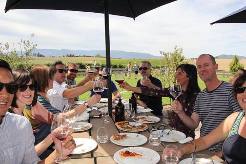 Jump On Tours - Yarra Valley Winery Tours - Hotel Accommodation 0