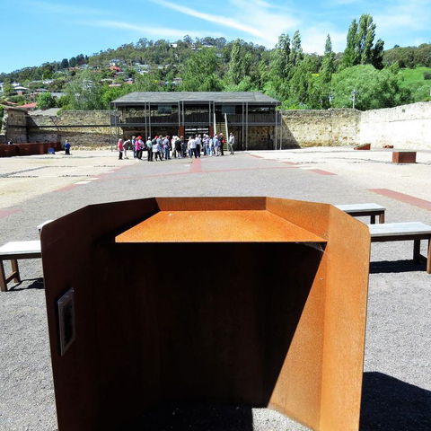 Hobart Half-Day Sightseeing Coach Tram Tour - Hotel Accommodation 8