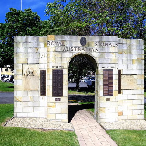 Hobart Half-Day Sightseeing Coach Tram Tour - Hotel Accommodation 11