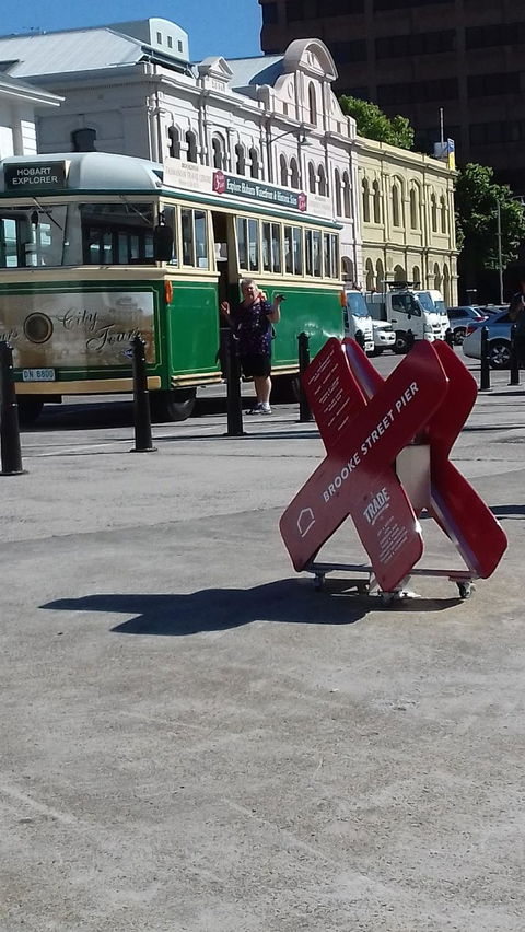 Hobart Half-Day Sightseeing Coach Tram Tour - Hotel Accommodation 3