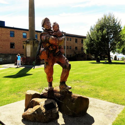 Hobart Half-Day Sightseeing Coach Tram Tour - Hotel Accommodation 10