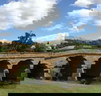 Richmond and Wine Tour Departing Hobart - Hotel Accommodation