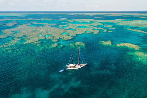 3 Day Whitsundays Sailing And Diving Adventure: Kiana - Hotel Accommodation 2