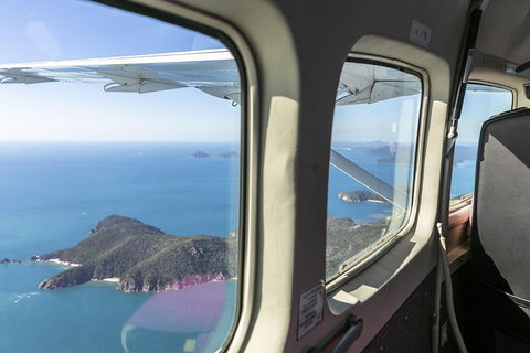 Scenic Flight - Great Barrier Reef, Heart Reef, Whitehaven Beach & Hill Inlet! - Hotel Accommodation 7