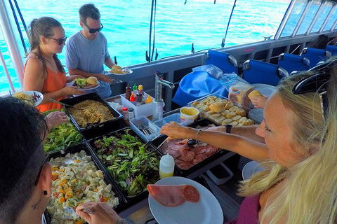 Whitsunday Island Boat Adventure - Hotel Accommodation 9