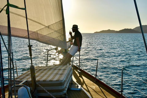 Magnetic Island Twilight Sailing Cruise - Hotel Accommodation 0