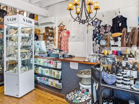 Bombo Clothing Co And The Bombo Gallery - Hotel Accommodation 0