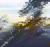 Canoe Point Beach and Parklands - Hotel Accommodation