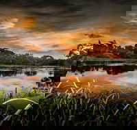 Lake McIntyre - Hotel Accommodation