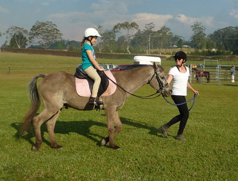 Port Macquarie Horse Riding Centre - Hotel Accommodation 1
