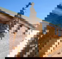 Westbrook War Memorial - Hotel Accommodation