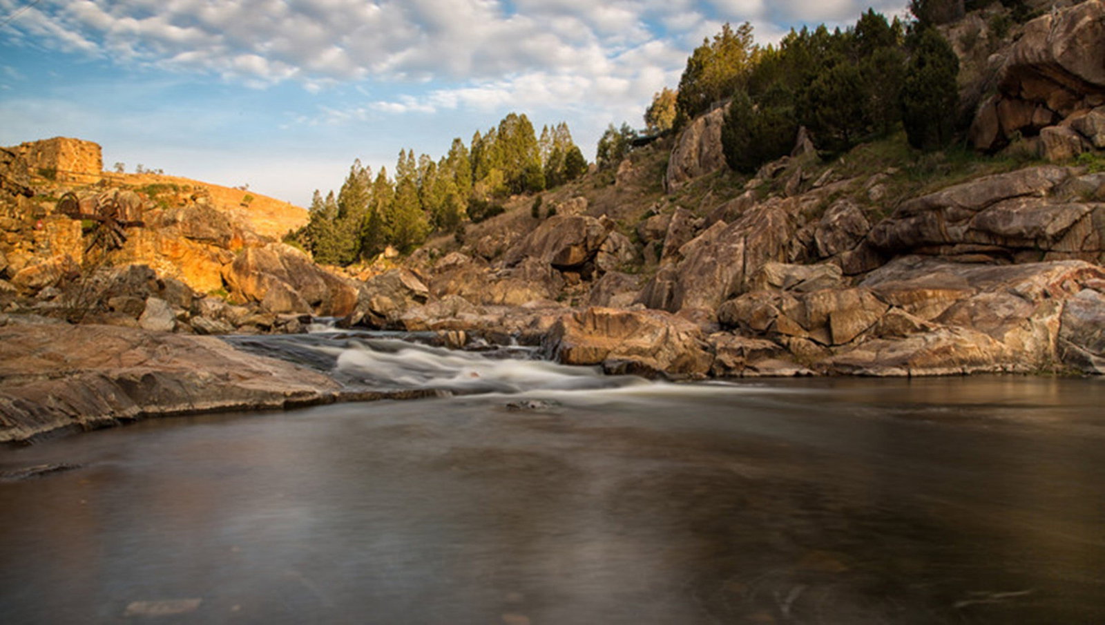 Adelong NSW Hotel Accommodation