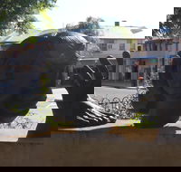 Celebration of life statue Barmera - Hotel Accommodation