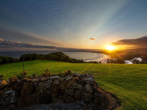 Sir Charles Kingsford Smith Memorial And Lookout - Hotel Accommodation 0