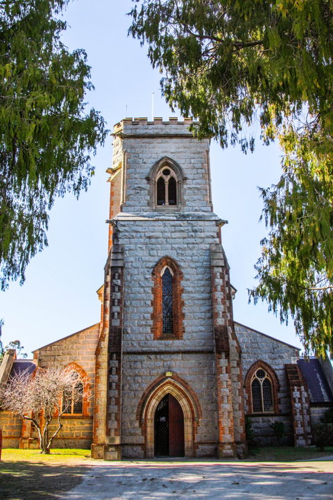 Parish Church Of St Andrew - Hotel Accommodation 1