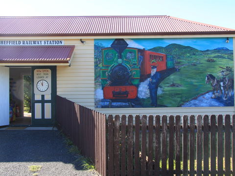Redwater Creek Railway - Hotel Accommodation 0