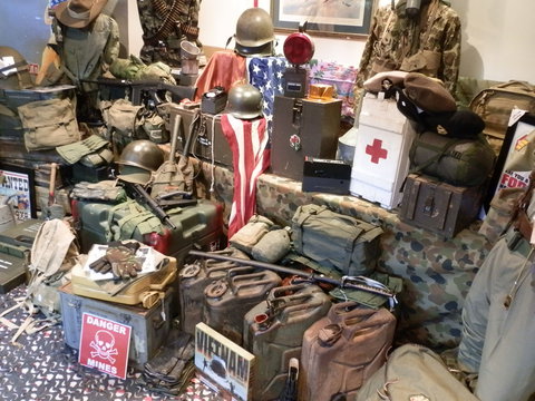 AAA Army Surplus And Collectables - Hotel Accommodation 1
