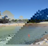 Bruce Steer Pool - Hotel Accommodation