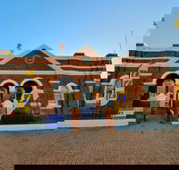 Cobar Visitor Information Centre - Hotel Accommodation