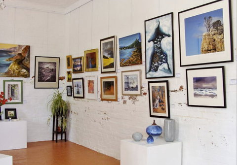 Lovett Gallery Cygnet - Hotel Accommodation 2