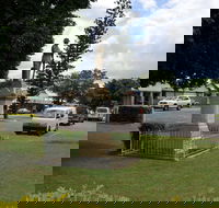 Miriam Vale War Memorial - Hotel Accommodation