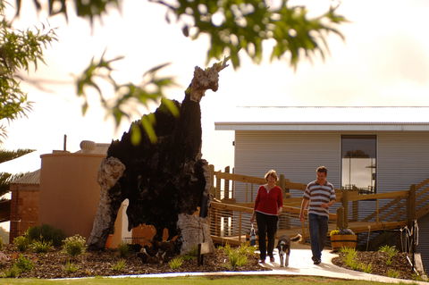 Newman's Horseradish Farm And Rusticana Wines - Hotel Accommodation 1