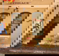 Pop on the Rocks - Hotel Accommodation