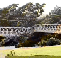 Victoria Bridge over Stonequarry Creek - Hotel Accommodation