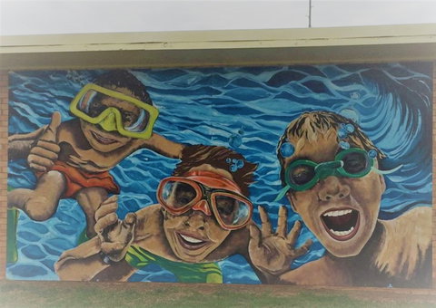 Eugowra Swimming Pool - Hotel Accommodation 1