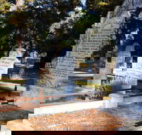 Lucindale Cemetery - Hotel Accommodation