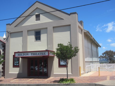 Milton Theatre - Hotel Accommodation 0