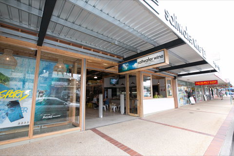 Saltwater Wine Surf Centre: Port Macquarie - Hotel Accommodation 1
