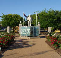 WW1 Memorial Park - Hotel Accommodation