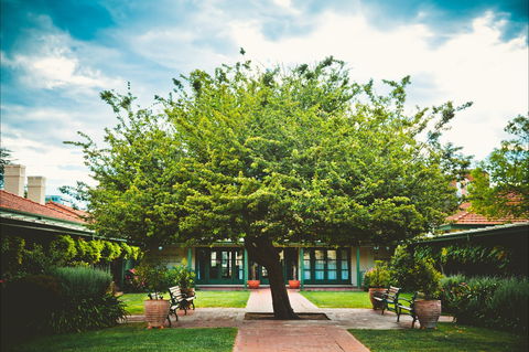 Ainslie + Gorman Arts Centres - Hotel Accommodation 0