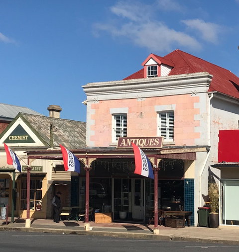 Braidwood Antiques - Hotel Accommodation 0