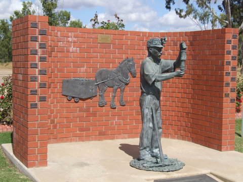 Collinsville Coalface Experience - Hotel Accommodation 1